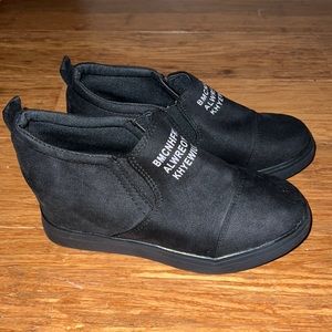 Simple wedge sneaker